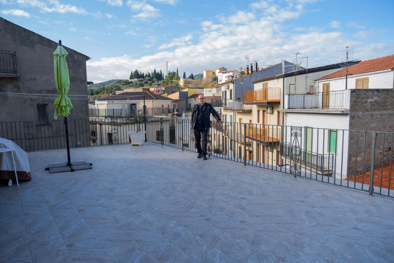 La Casa Dellamericano - Casa D'Epoca Anni '30 Aliano Εξωτερικό φωτογραφία